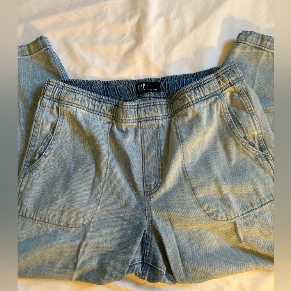 Women’s Gap Easy Jean